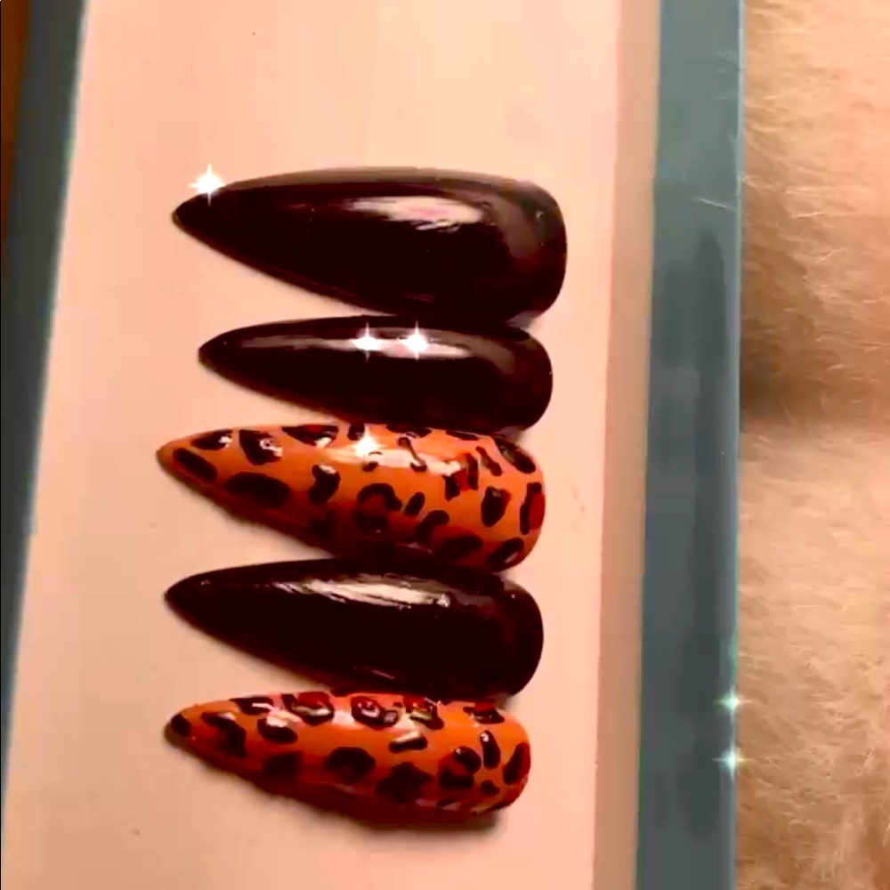 Press on nails